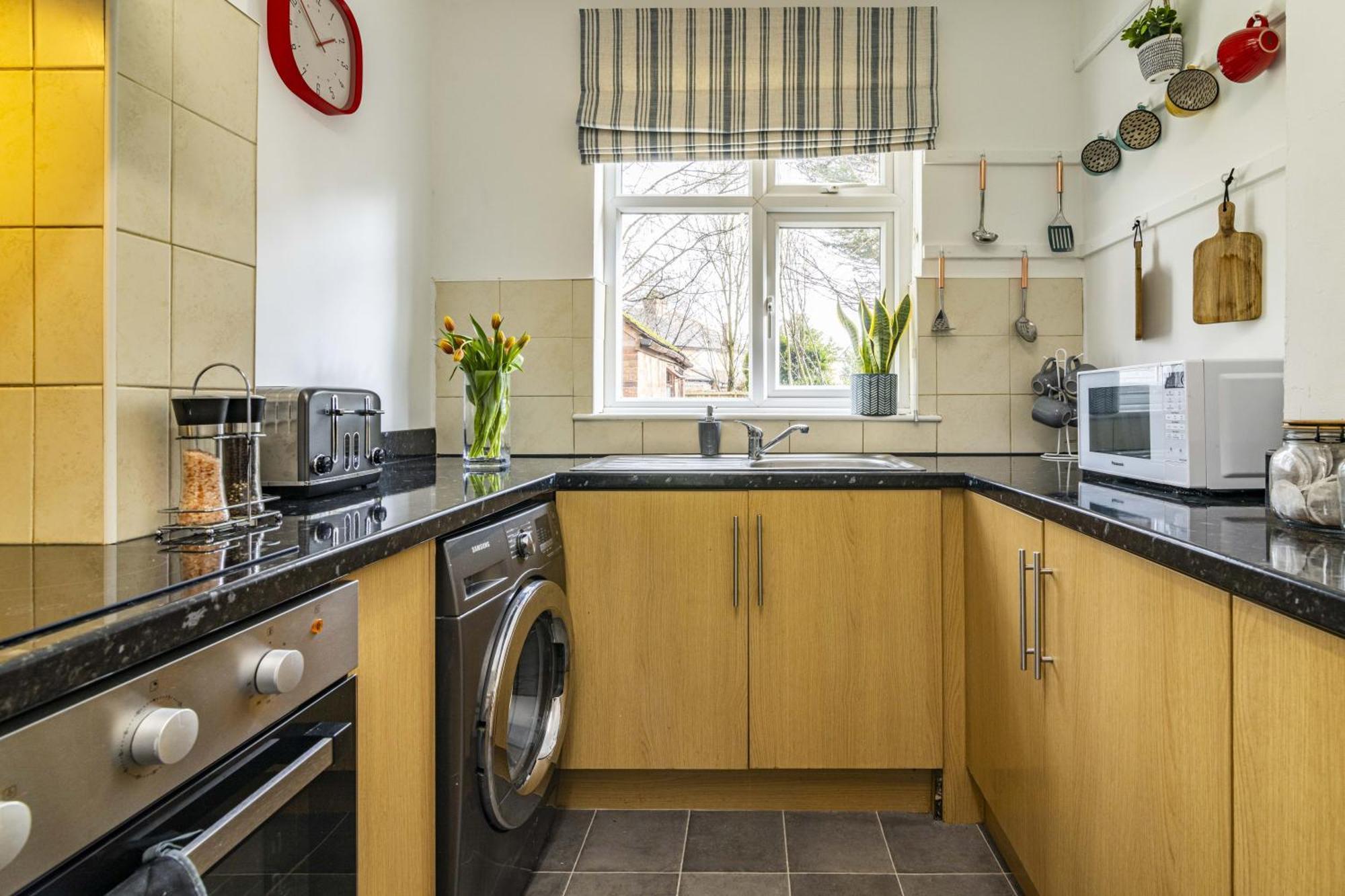 Lovely 4Bdr Home- Off Street Parking Sleeps 7 Nottingham Exterior foto